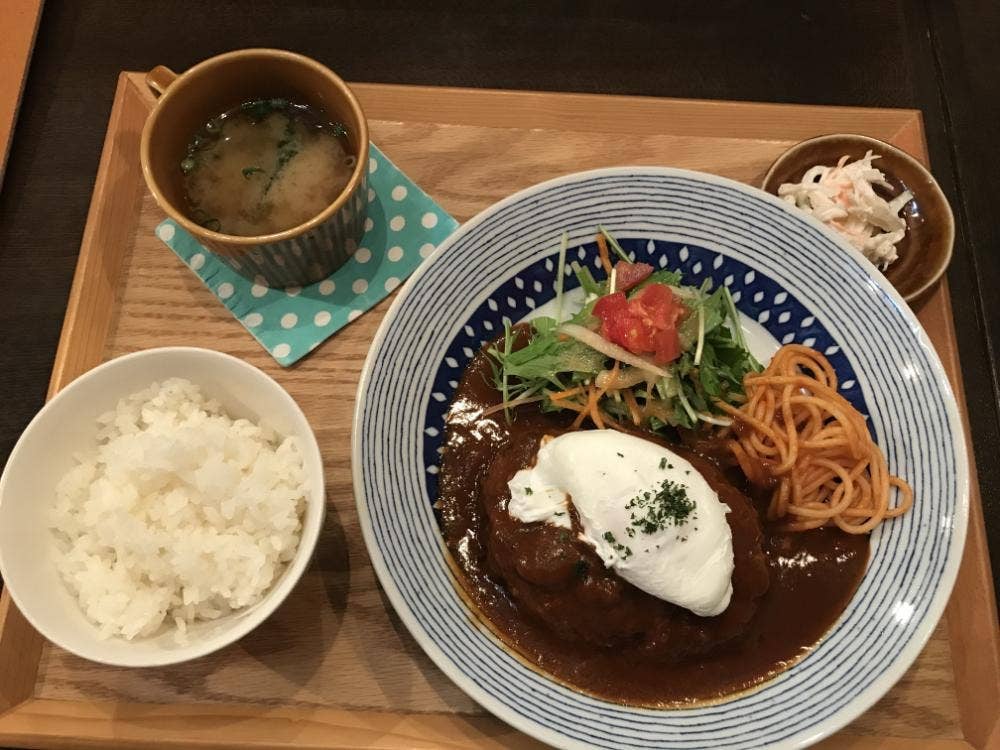 イタリア食堂灯り家