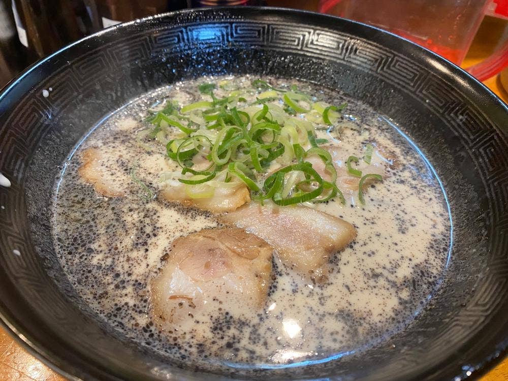 ラーメン とんちんかん はさまじ本店