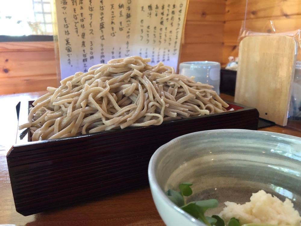 蕎麦や金の銀杏