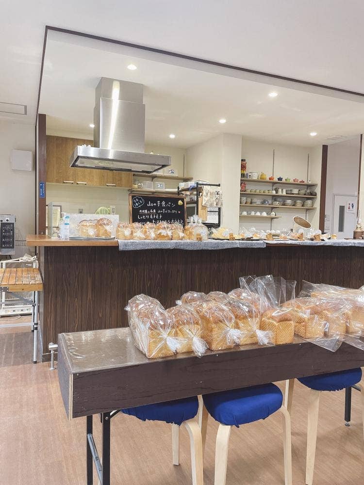 Bakery Cafe HIkoOKI