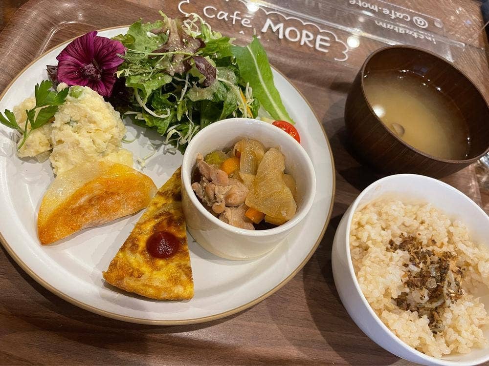 カフェモア