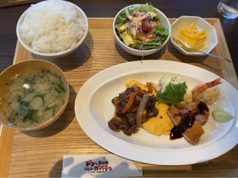 Bar&Cafe 炭火焼 ドン・ガバチョ ホテルサンルート徳島