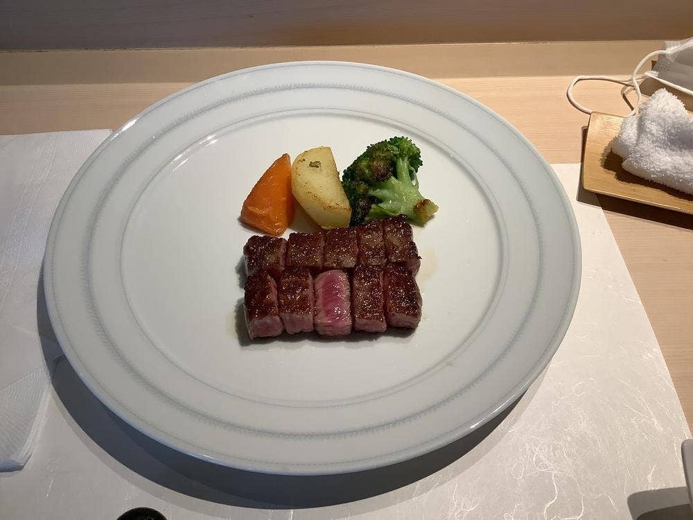 鉄板焼ステーキ さわ田