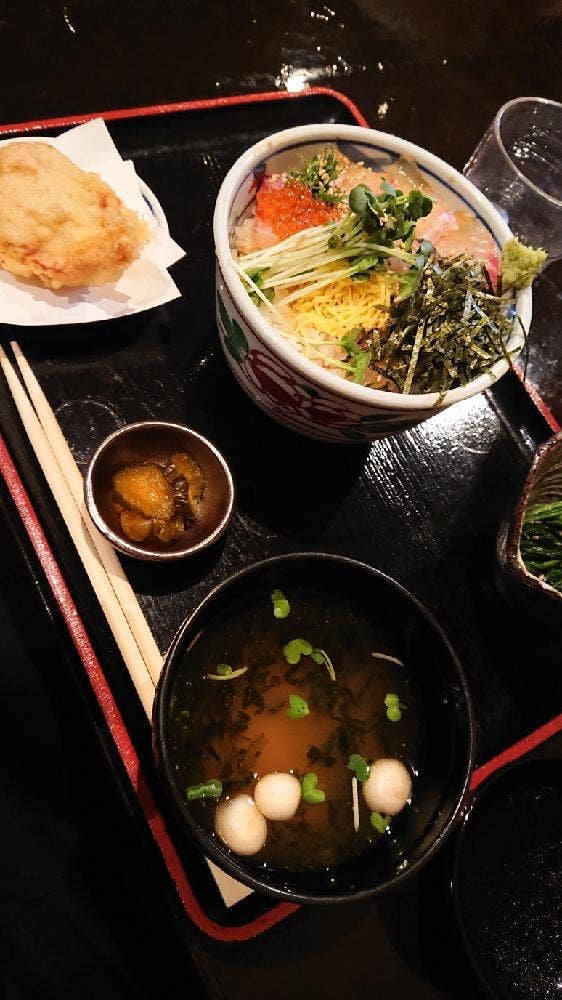 おまかせ料理 滴屋