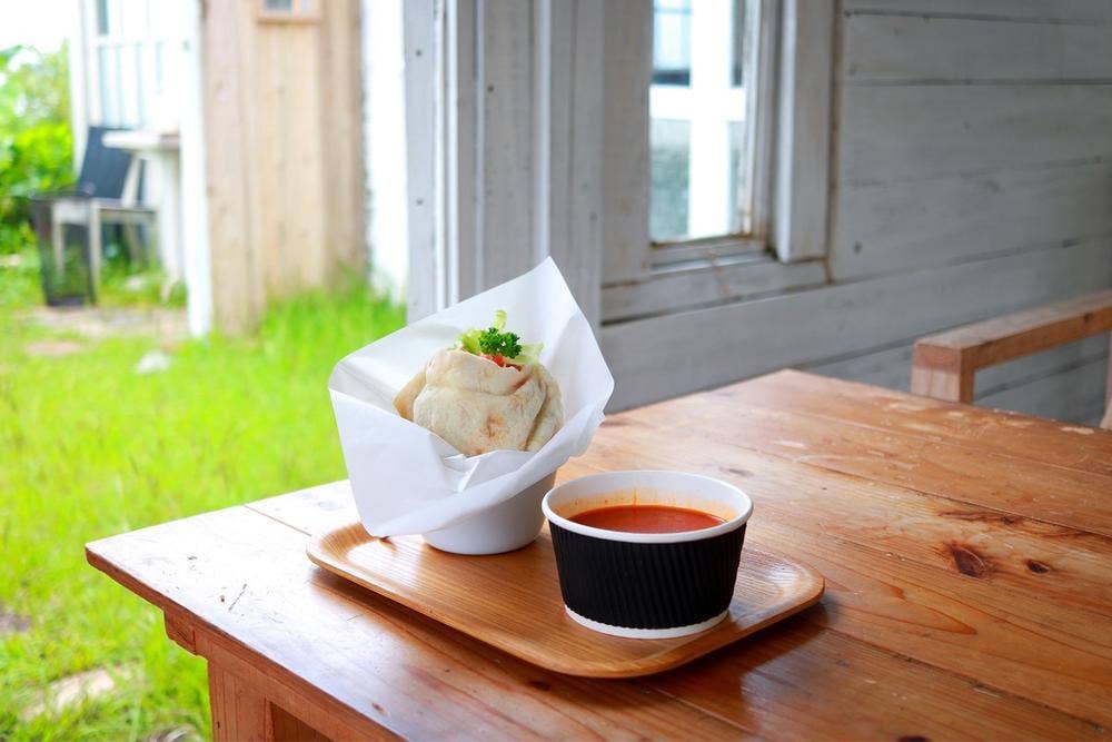 CAFE10 x VAN de COSMICA