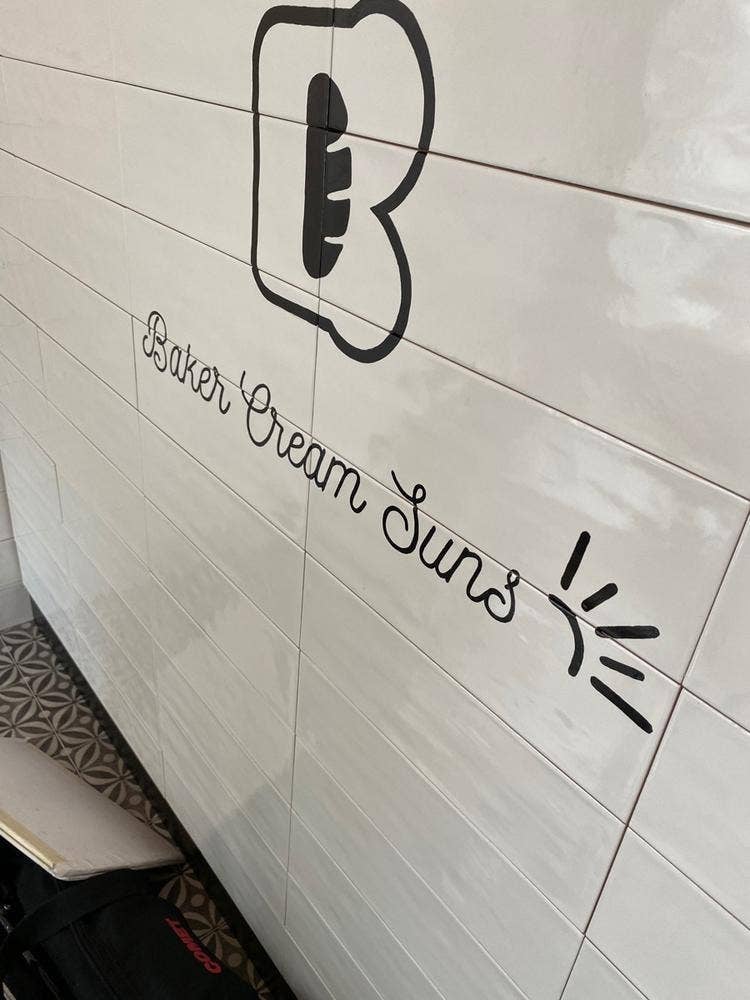 Baker Cream Suns