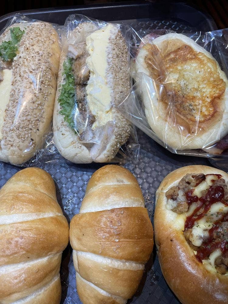 てづくりパン なないろこむぎ