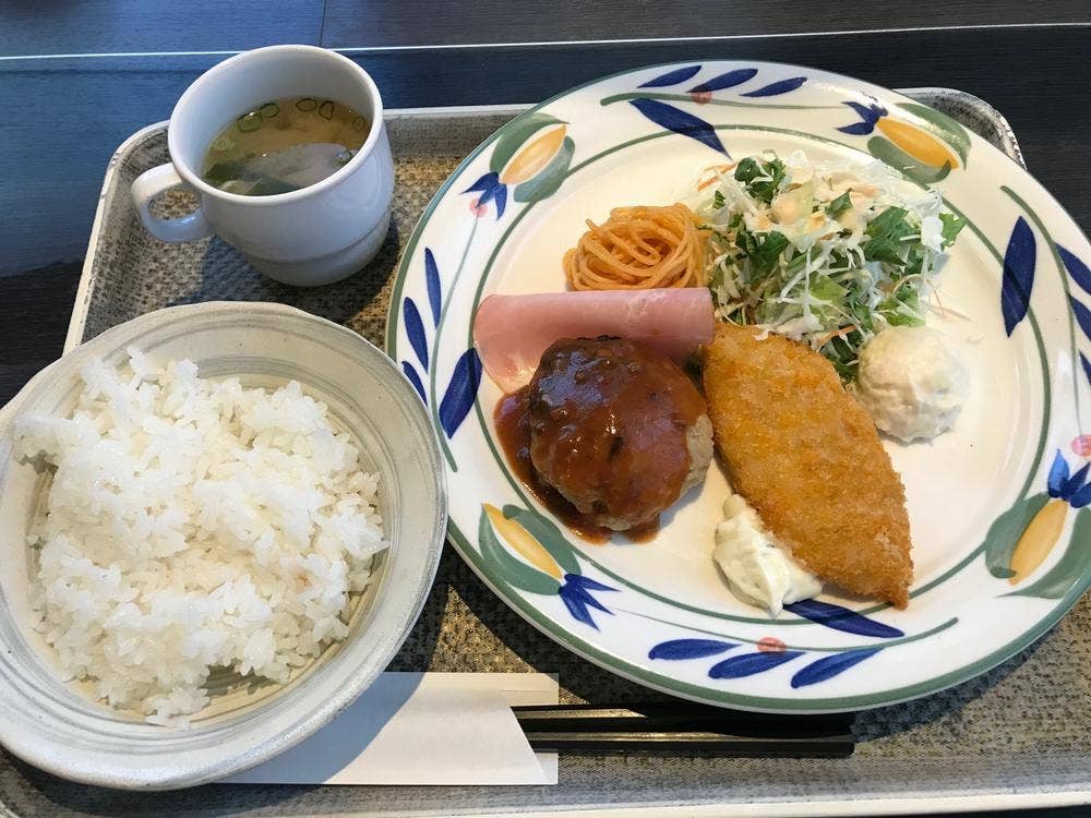 グエルカフェ からさわ