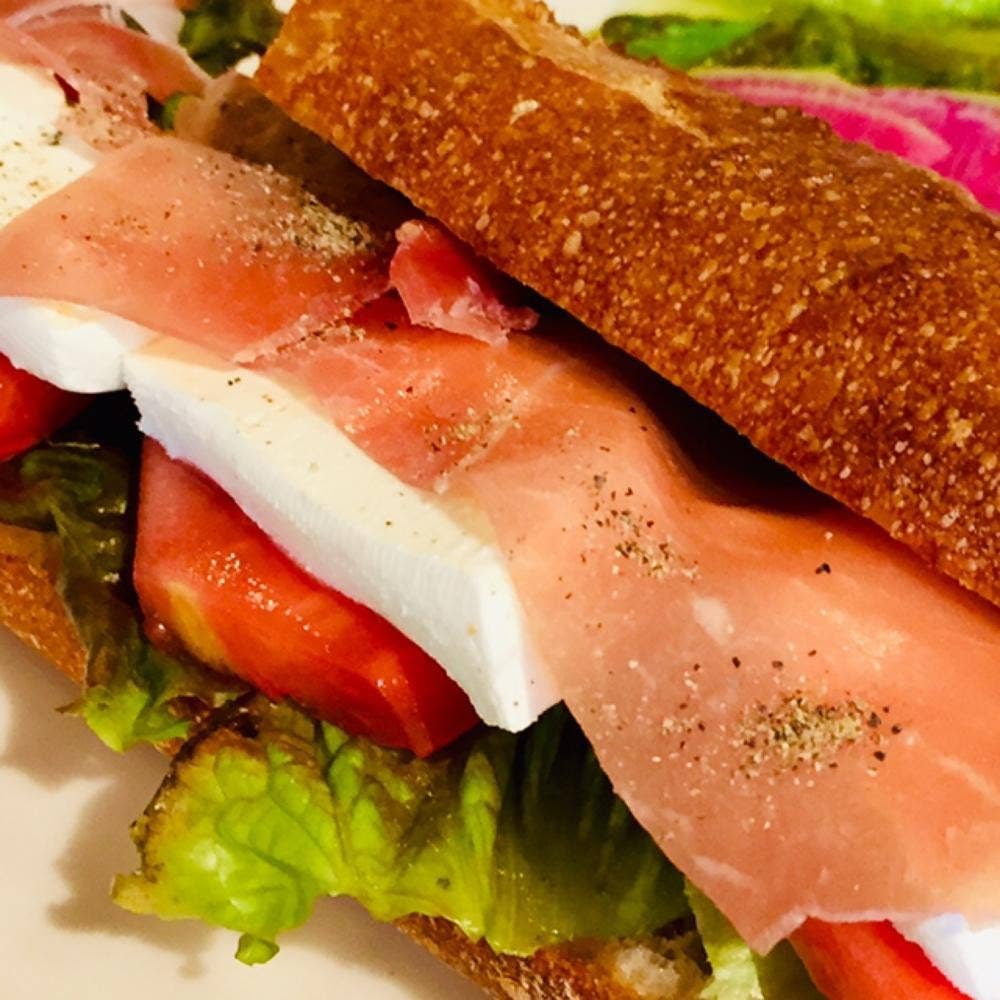 CROSS COFFEE -chocolate & sandwiches-