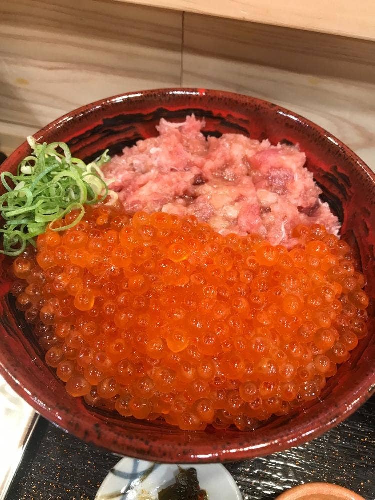 いくら家丼