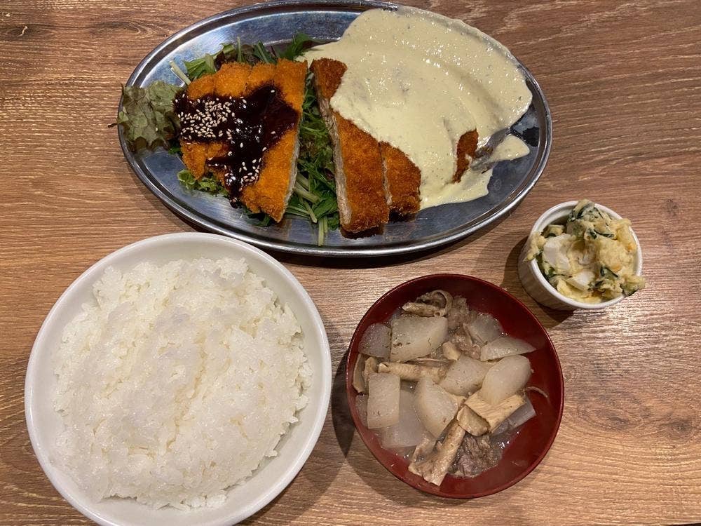 大衆焼肉ホルモン酒場 とりとん 御経塚店