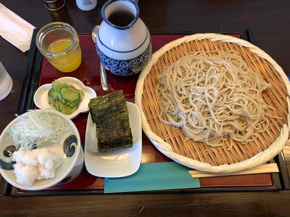 こんや
