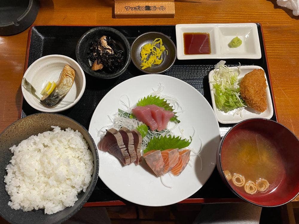 旨い酒と豚料理 魚とん