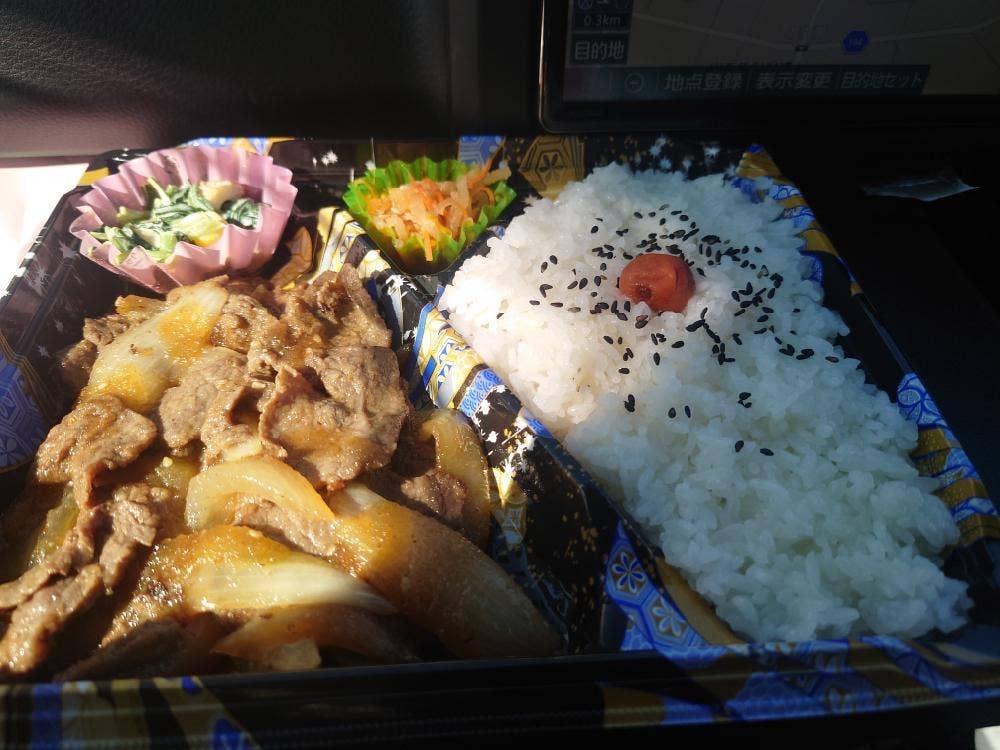 よわもんのうらめし屋 乗ったまま弁当販売所