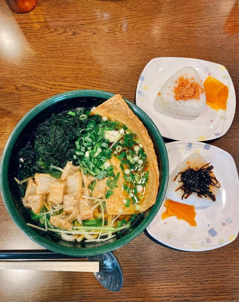 かすうどん えびす