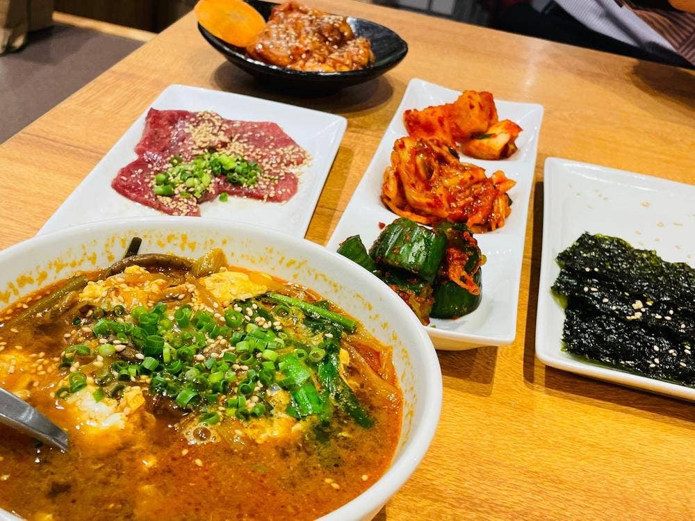 焼肉ホルモン でかのれん 東あずま店