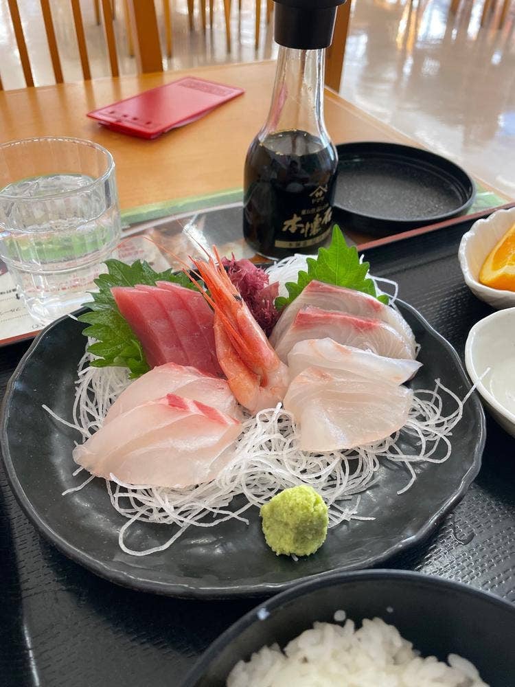 大津漁協直営市場食堂