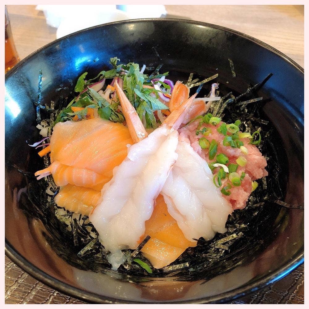 ガスト 鶴見駅東口店