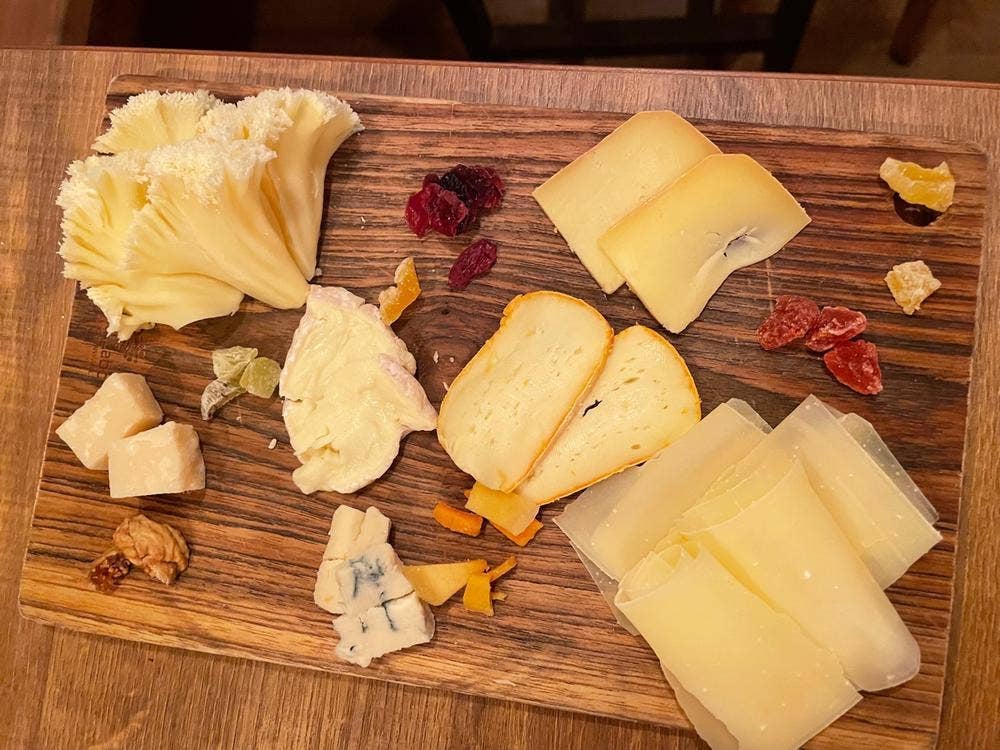 ワインの酒場。ディプント 新宿 三丁目店 東口