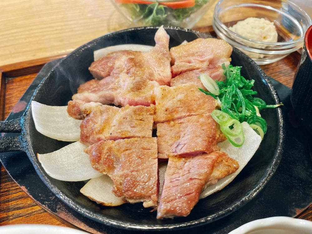 豚ステーキ 十一 六本松店