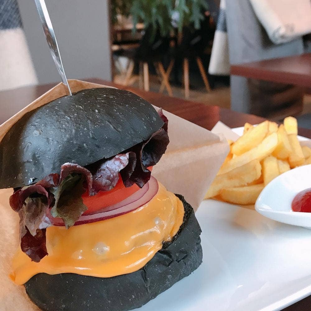 BURGER DINING GOTHAM DINER.