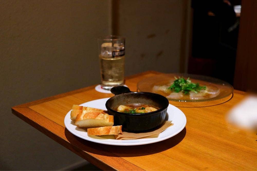 Dining bar & Cafe i-na