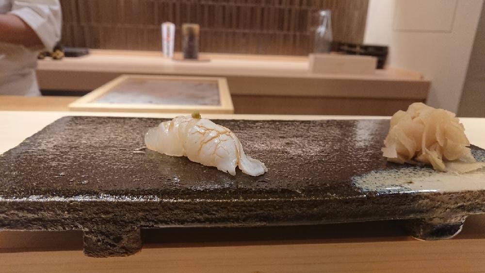 鮨 折おり