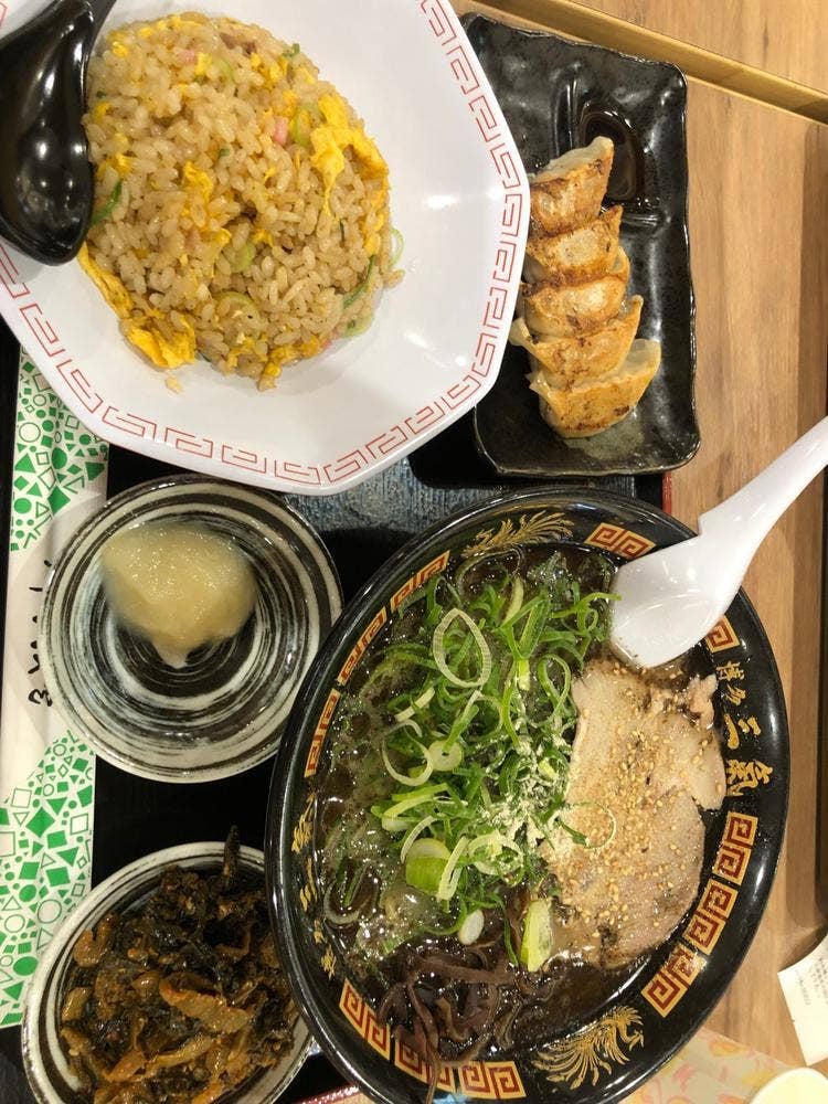 博多三氣 イオンモール直方店