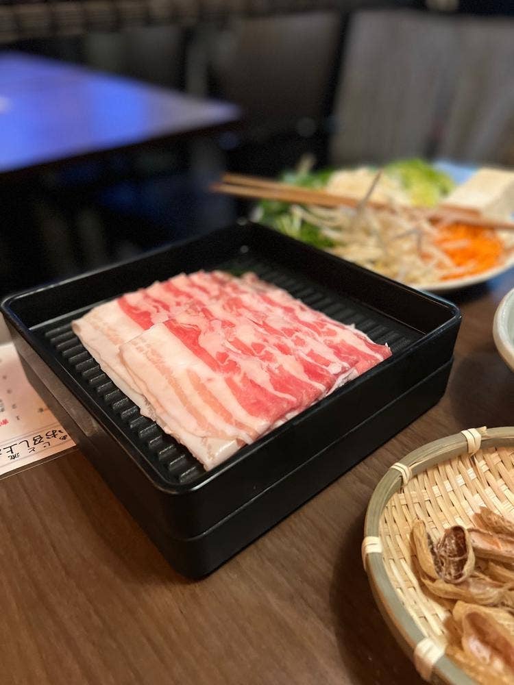 あじと
