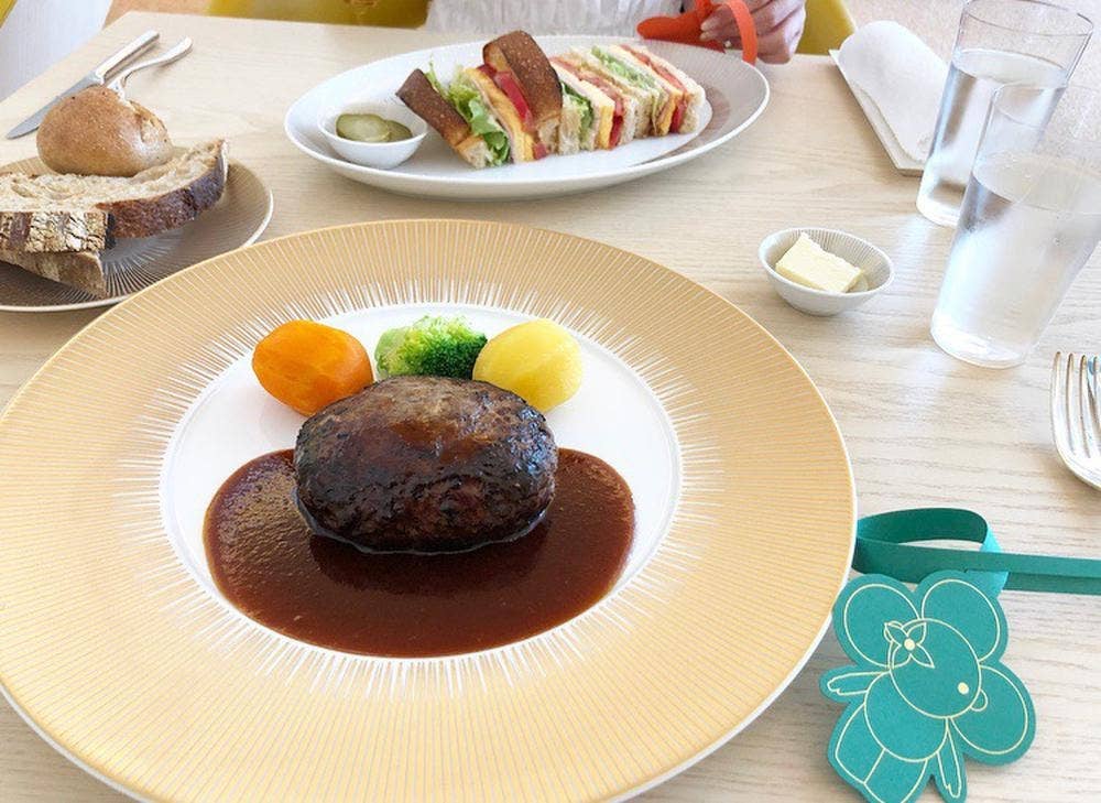 LE CAFE V ルイ・ヴィトン メゾン 大阪御堂筋