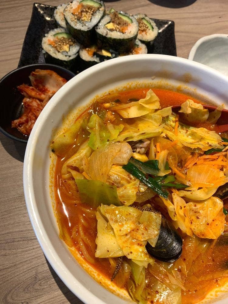 コリアンダイニング李朝園 松井山手店