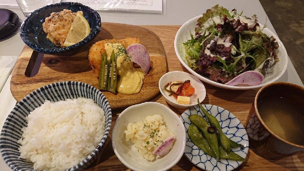 CAFE DINING & BAR CALICO