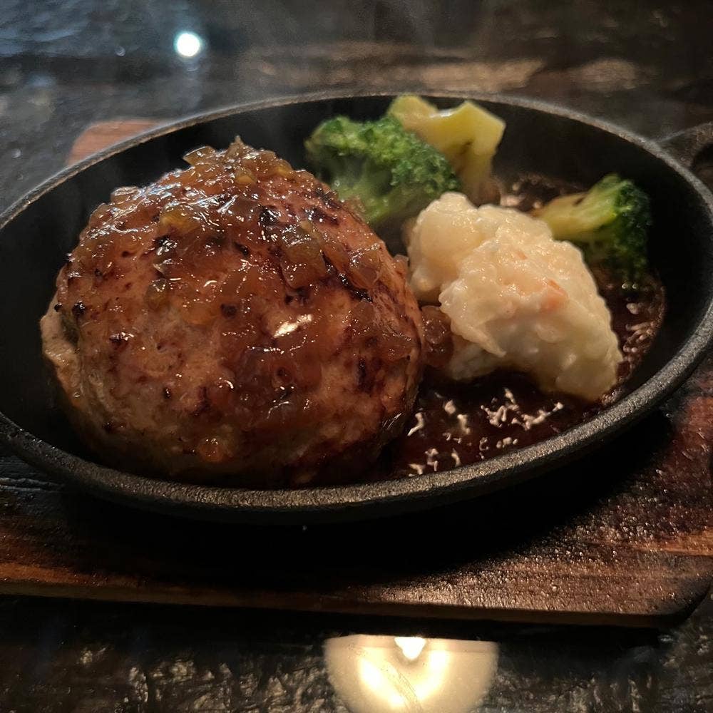 HIDEAWAY DINING 555