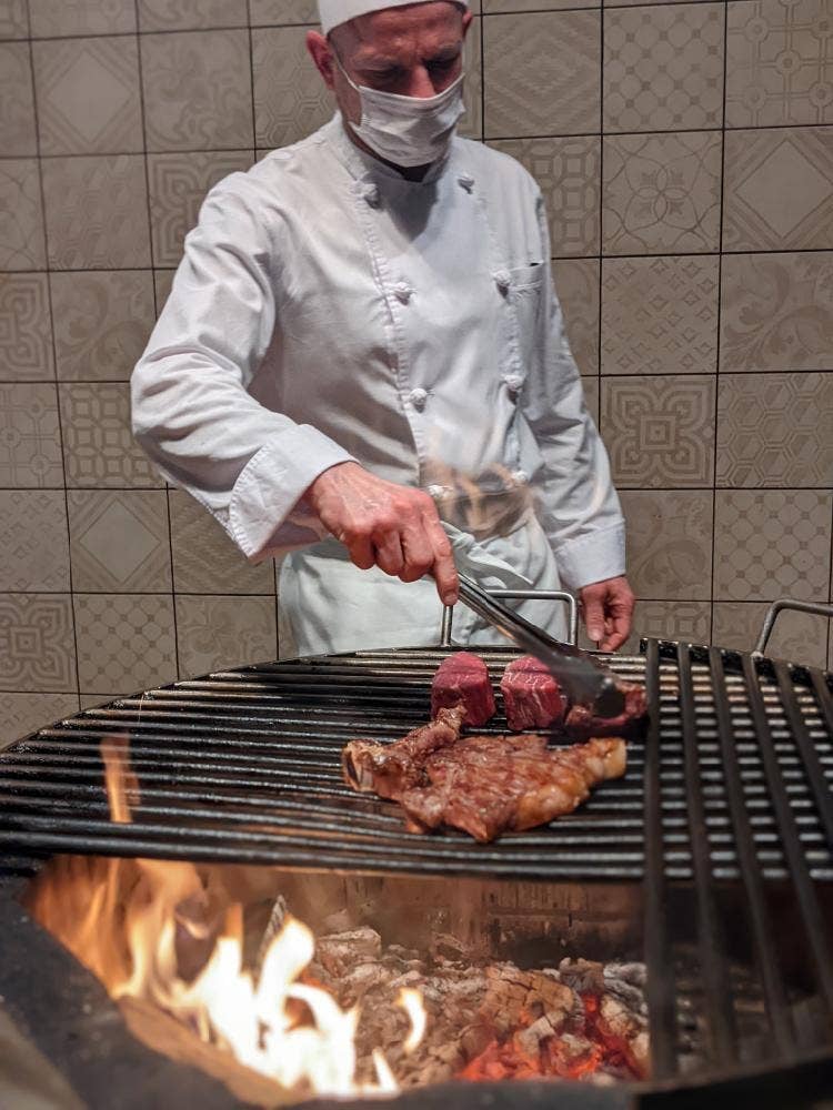 アカレンガステーキハウス
