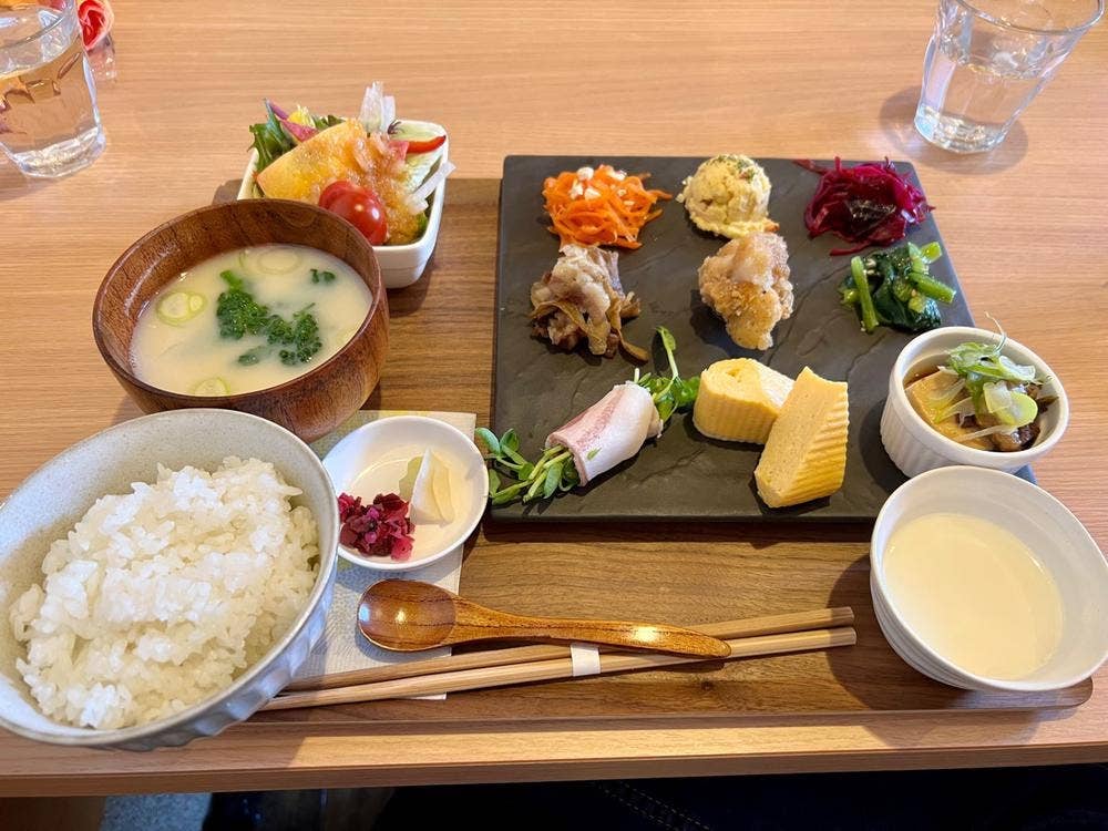 Cafe Dining Sera