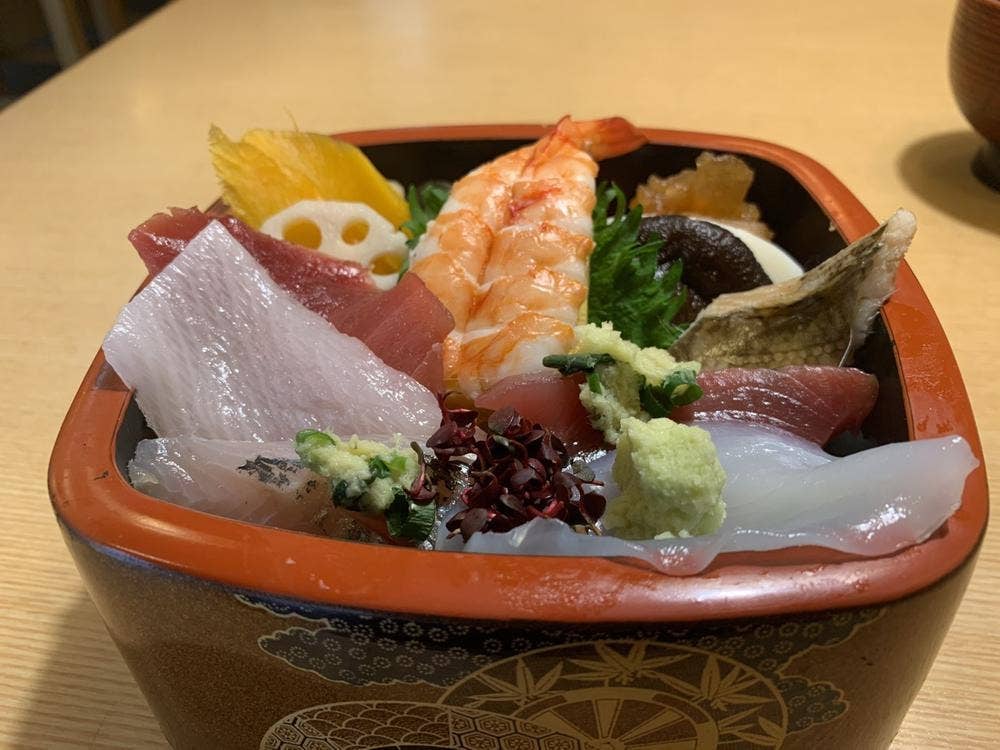 おひげ寿司富沢町店