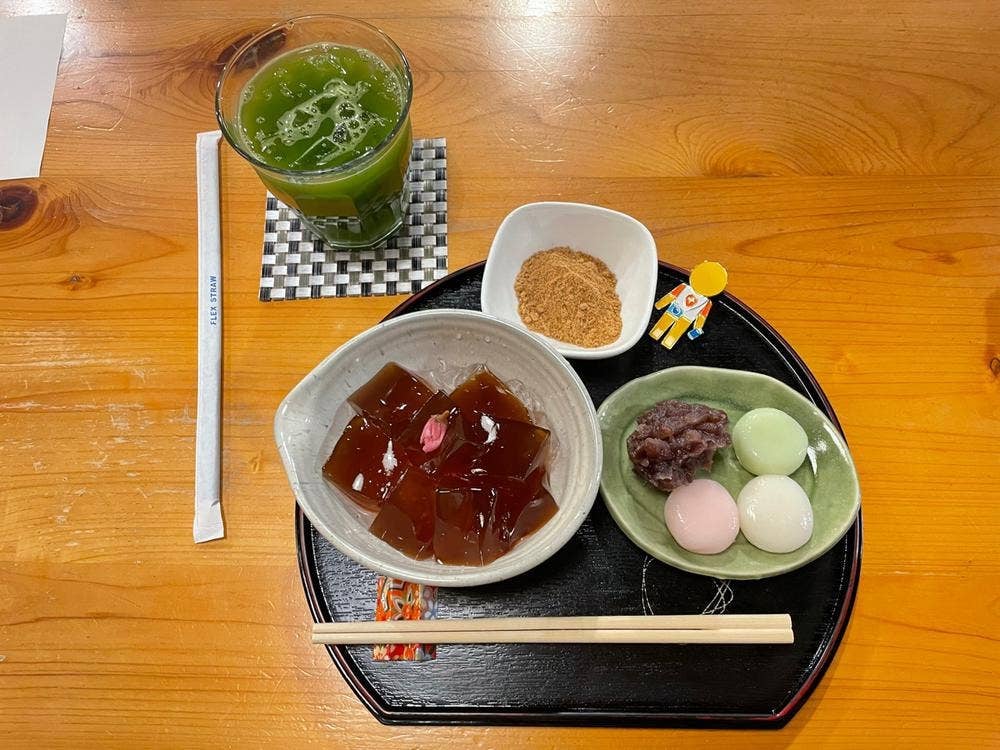 茶房 とみや