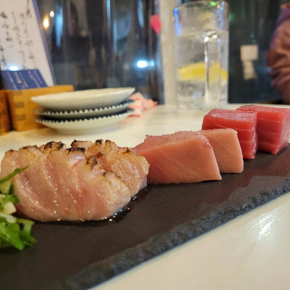 日本酒バル 酒場 からつや