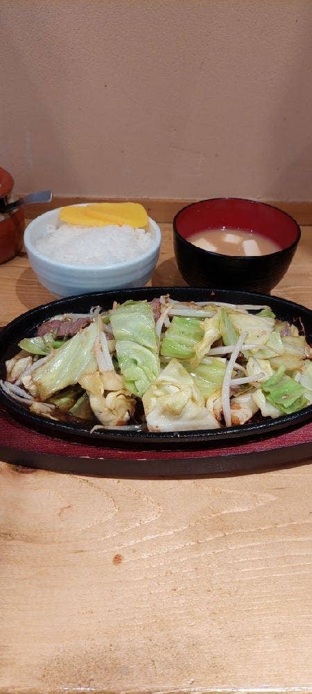 鉄板ヤキニク定食専門店 パンチ