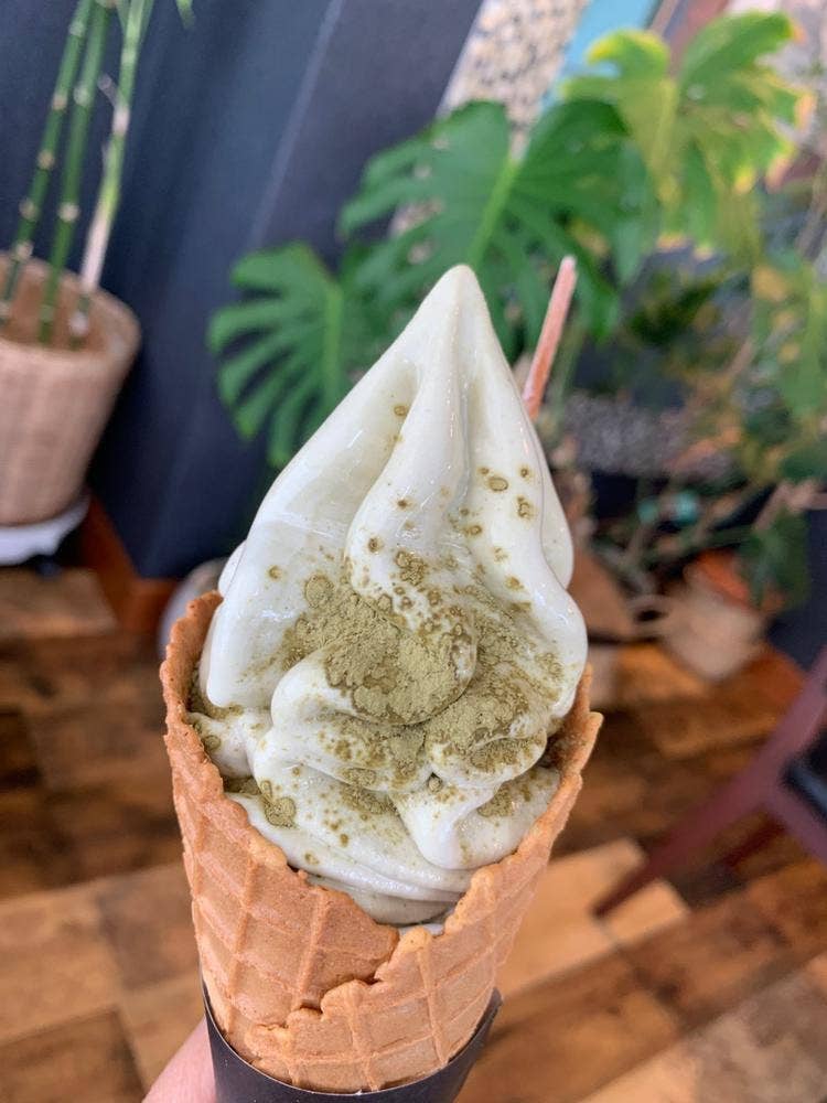 CHILL OUT & ソフトクリーム畑 高岡店