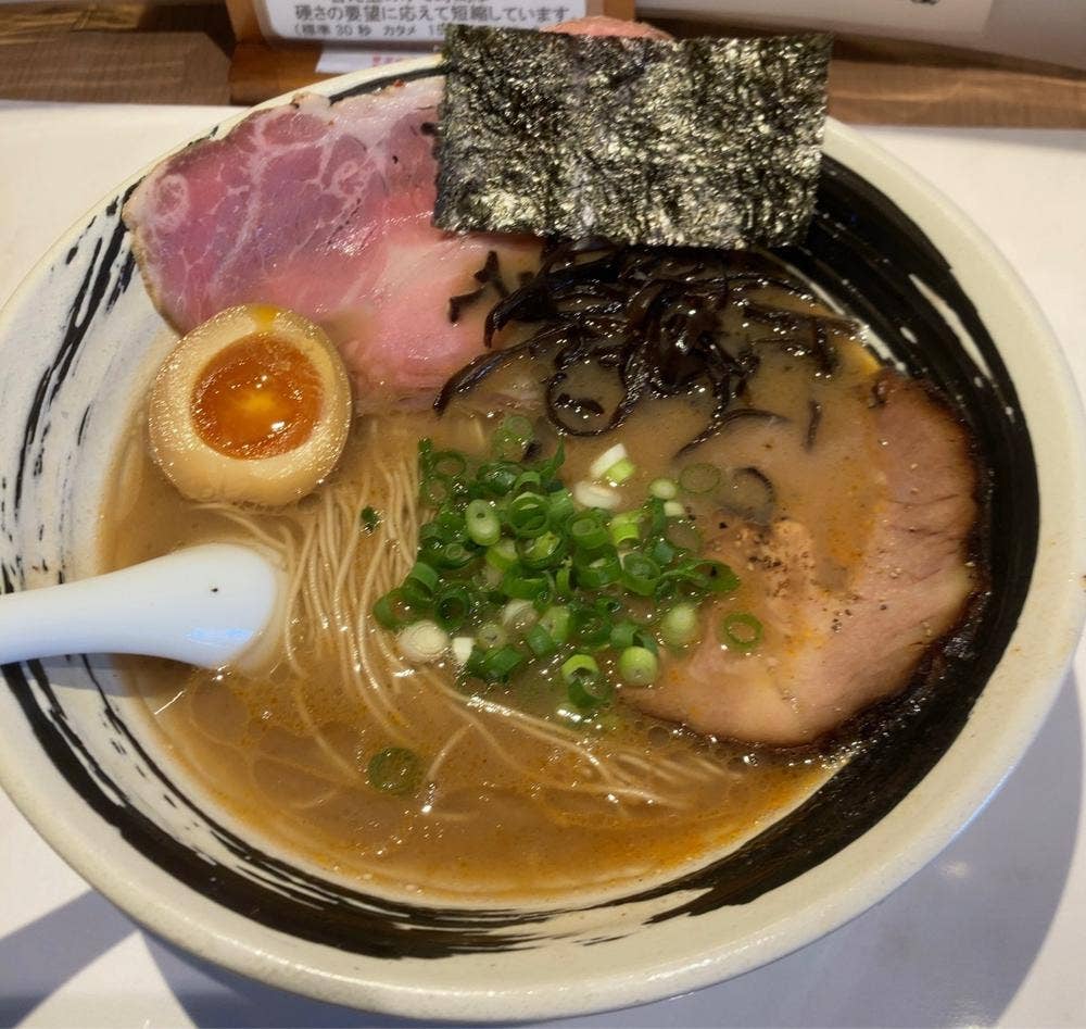 博多長浜らーめん よかと