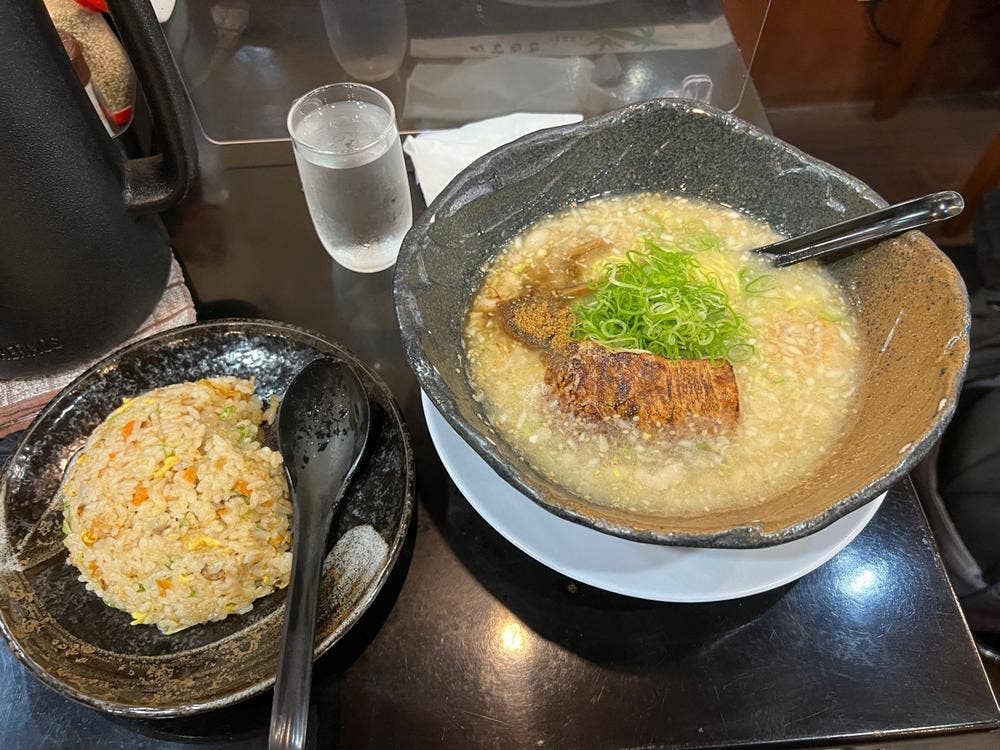 一悶屋