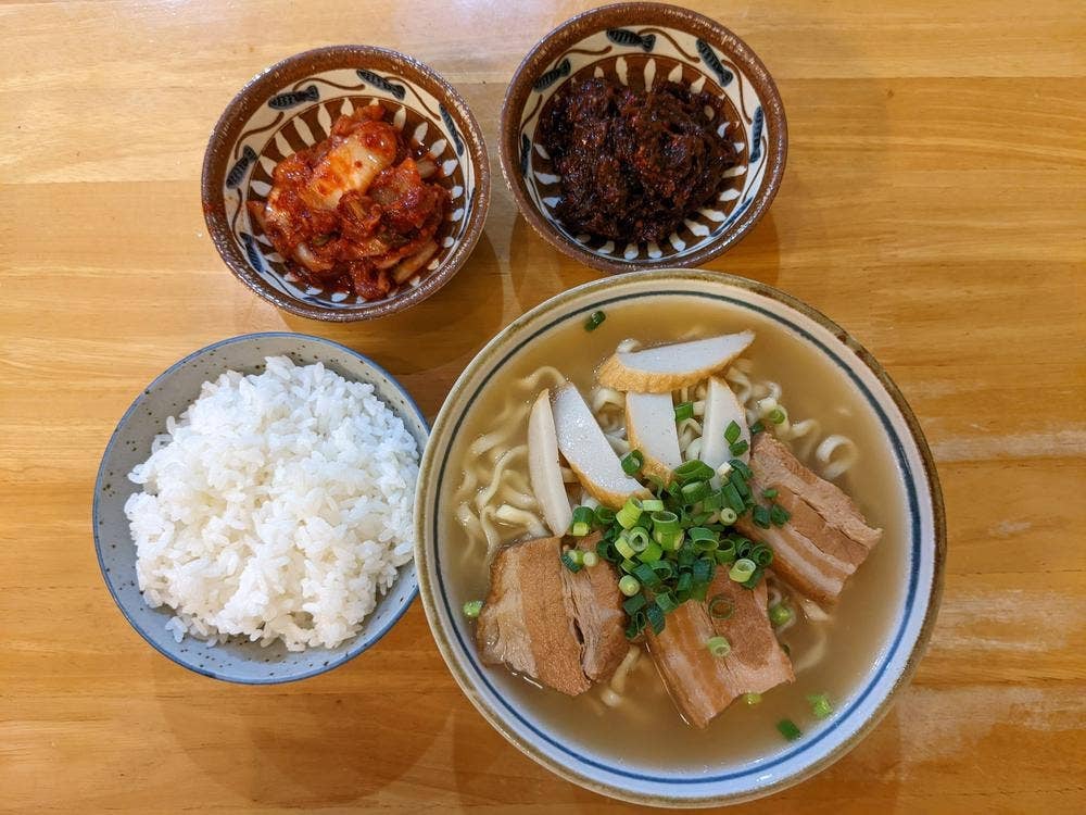 沖縄そば処 やまや