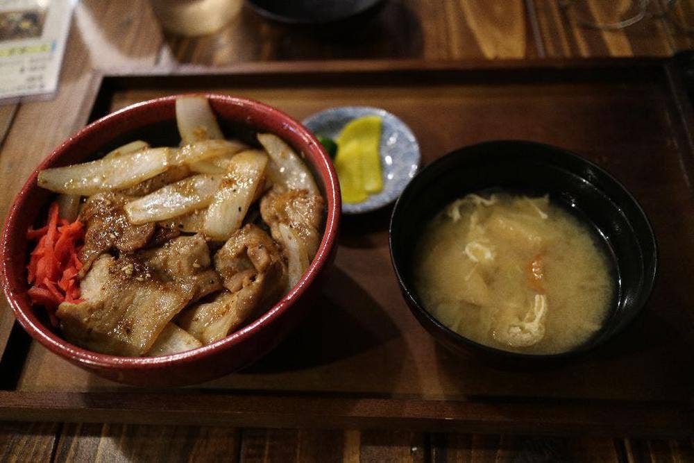 丼屋 酒場 もくもく