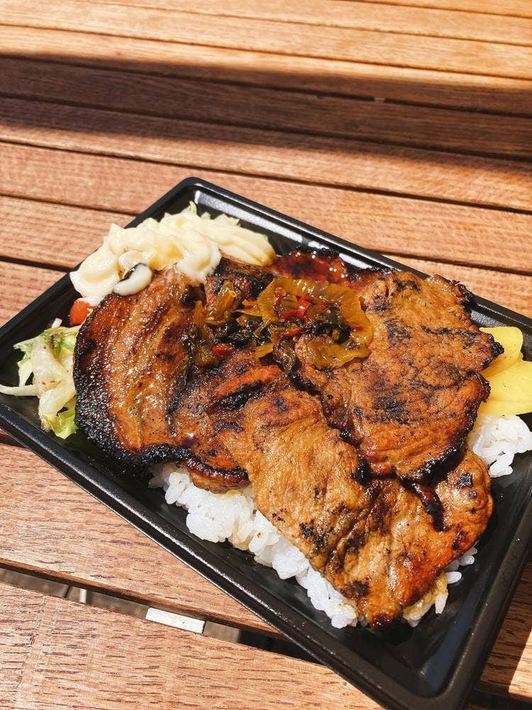 炭火焼 我が家のとん丼や