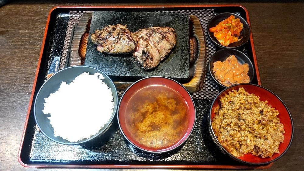 感動の肉と米 辻本通店