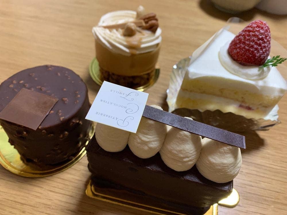 ケーキとチョコレートの店 ファミーユ