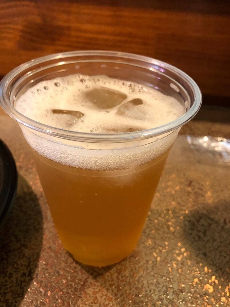 スリーテーブルズ