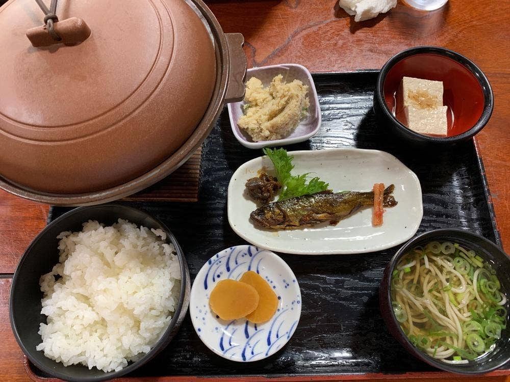 お食事処 いろり