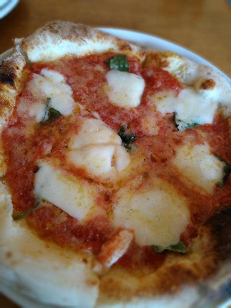 PIZZA HACHI